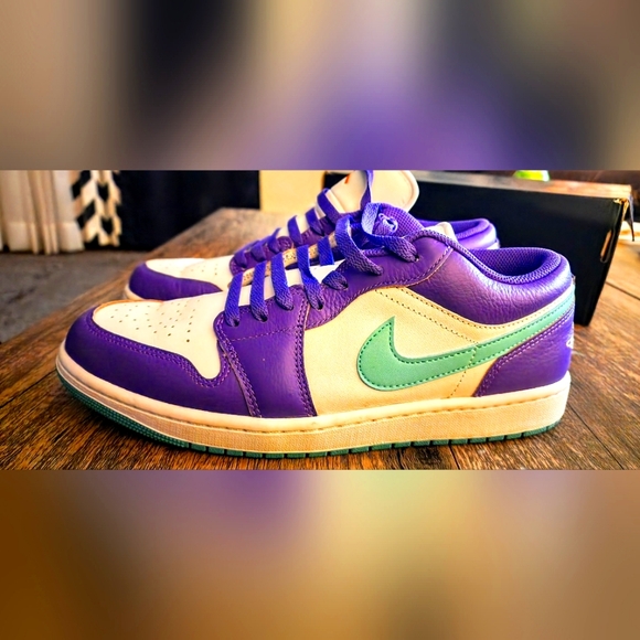 Air Jordan Low 1 - Like New - Picture 1 of 5